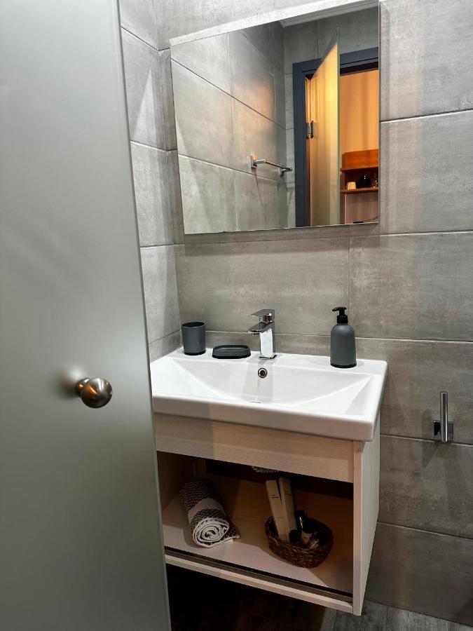 الشقق الفندقية Vrasnáفي  Thea Comfy Living المظهر الخارجي الصورة